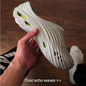 CROCS   Echo Waves Slip-On Clog in Light Gray with Neon Lime Accents